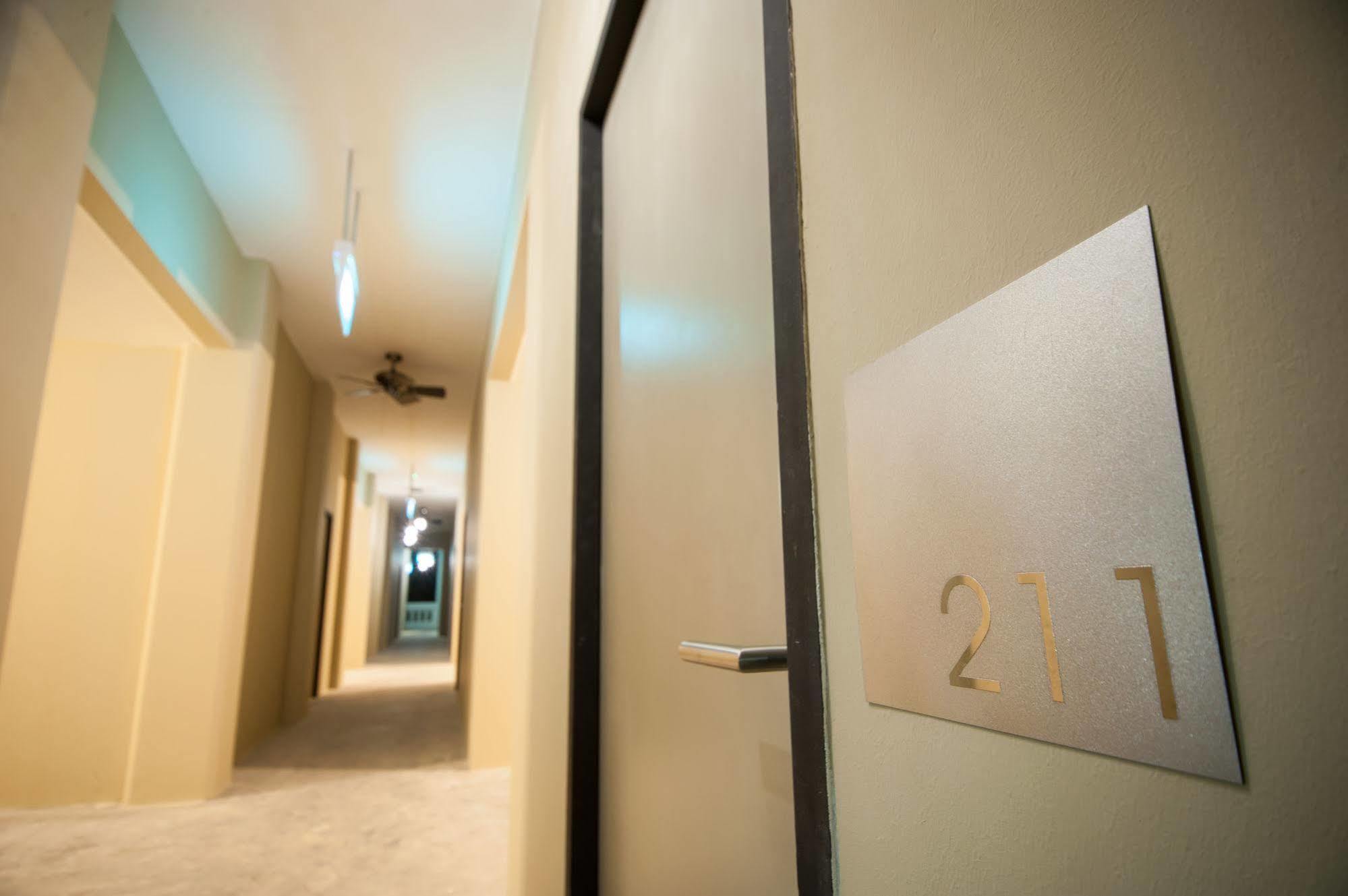 Raintr33 Hotel Сингапур Екстериор снимка