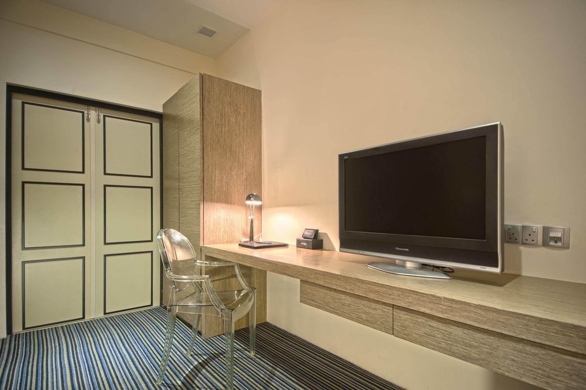 Raintr33 Hotel Сингапур Екстериор снимка